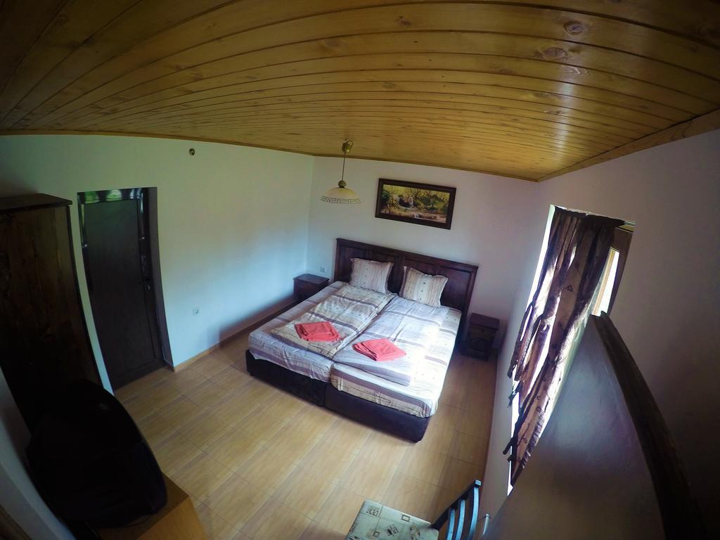 Krai Potoka Hotel Krushuna Ngoại thất bức ảnh